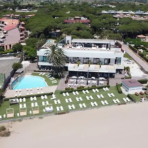 https://hotel-tropical-gava-mar.topbarcelonahotels.com