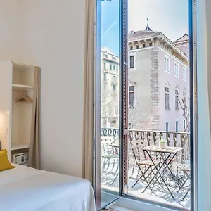 https://feelathome-casa-bertrand.topbarcelonahotels.com